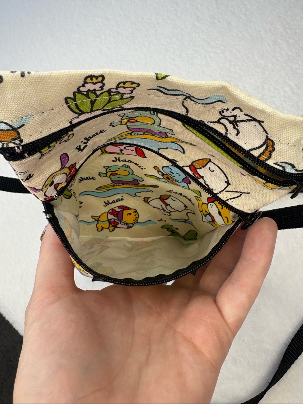 Nani Island Made in Hawaii Aloha Dogs Crossbody Phone Purse - Picture 6 of 8